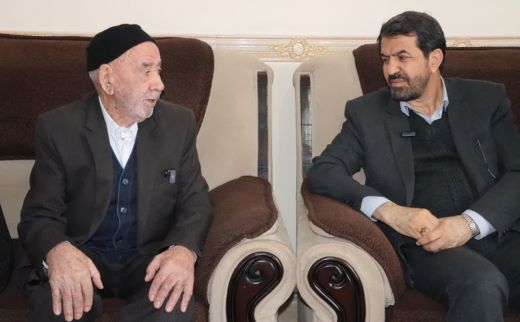  استاندار همدان با والدین شهیدان داغی دیدار کرد 