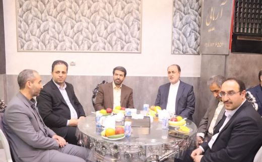 حضور استاندار در ضیافت افطار ایتام تحت پوشش کمیته امداد و مرکز نیکوکاری خیریه طلایه داران مهر