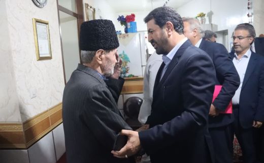 گرامیداشت و ادای احترام به خانواده شهیدان عبدکوند با حضور استاندار همدان