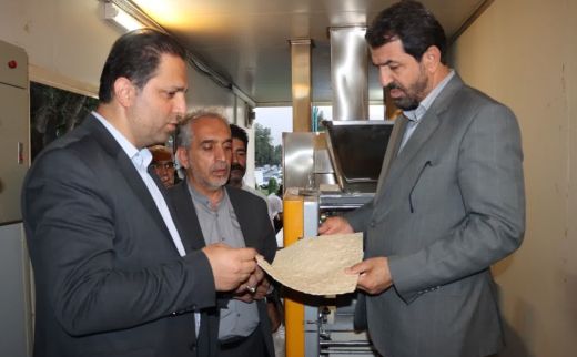 بازدید استاندار از پخت و توزیع نان در واحدهای نانوایی همدان