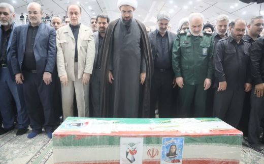  همدان در بدرقه‌ی بانوی شهیده مقاوت، صلابت و همبستگی را به رخ جهانیان کشید