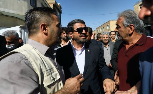 بازدید و گفتگوی مستقیم استاندار همدان با بازاریان حسین‌خانی