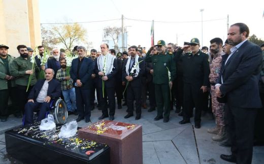 مراسم عطرافشانی گلزار شهدای همدان برگزار شد