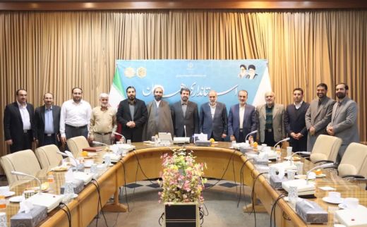 نشست حمید ملانوری‌شمسی استاندار همدان با اعضای شورای اسلامی شهر همدان برگزار شد. 