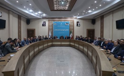 حمید ملانوری شمسی استاندار همدان در نشستی صمیمانه با شهرداران استان دیدار کرد.