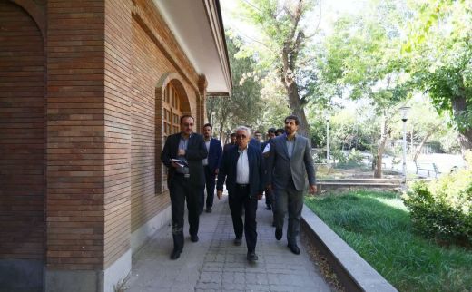  بازدید سرزده استاندار همدان در دانشگاه D-8 و تأکید بر توسعه همکاری‌های علمی بین‌المللی