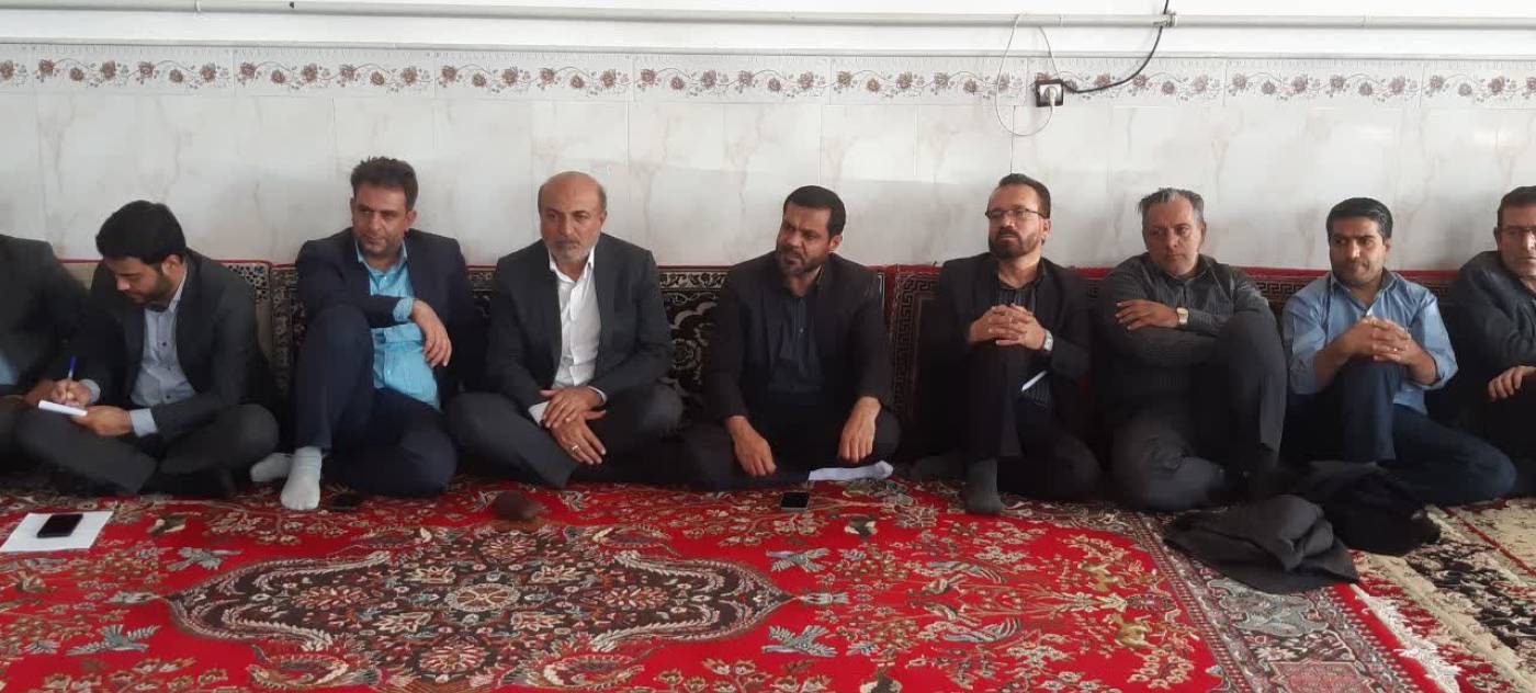 روستا کانون تولید/ فرماندار فامنین در جمع اهالی روستای طاوه: انتخابات امنیت کشور را تضمین می‌کند/ طاوه در تشکیل صندوق های خرد زنان روستایی نمونه است.