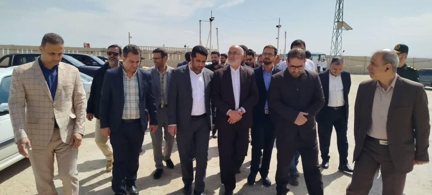 بازدید دکتر سراج معاون امور بین الملل رئیس قوه قضائیه و دبیر ستاد حقوق بشر به همراه دکتر محمد فتحی فرماندار، مسئولین قضایی شهرستان، اعضای شورای تأمین و مدیرعامل شرکت پتروشیمی ابن سینا از وضعیت پیشرفت پتروشیمی ابن سینا