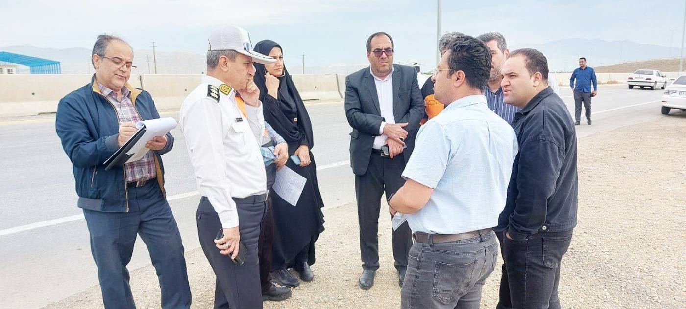  بررسی ایمنی تردد در کنارگذر اسدآباد با حضور مسئولان استانی
