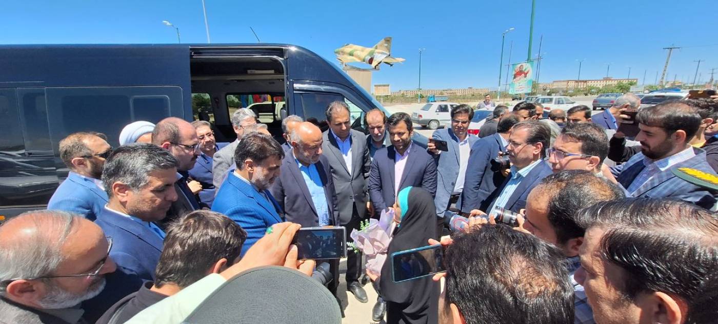 وزیر تعاون، کار و رفاه اجتماعی وارد شهرستان کبودراهنگ شد.