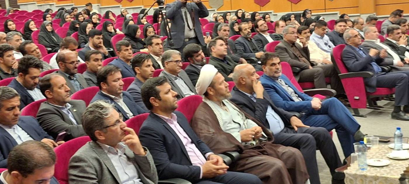 با حضور وزیر تعاون، کار و رفاه اجتماعی همایش "وفاق برای سرمایه‌گذاری و ایران ماهر" در کبودراهنگ برگزار گردید.