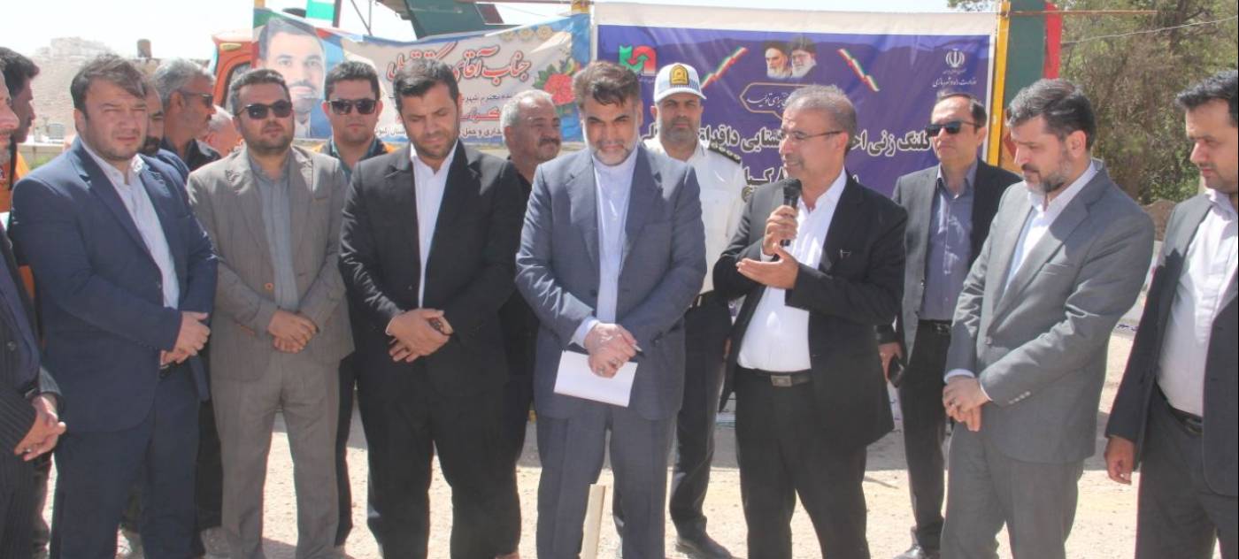 کلنگ زنی آغار آسفالت ریزی مسیر داق داق آباد به قلی آباد با حضور معاون سیاسی،امنیتی واجتماعی استاندار همدان ،نماینده مردم در مجلس شورای اسلامی وفرماندار کبودراهنگ به ارزش ۵۳ میلیاردتومان