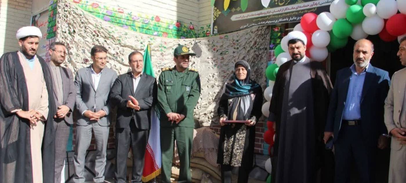 نواختن زنگ آغاز سال‌تحصیلی جدید با حضور فرماندار ملایر