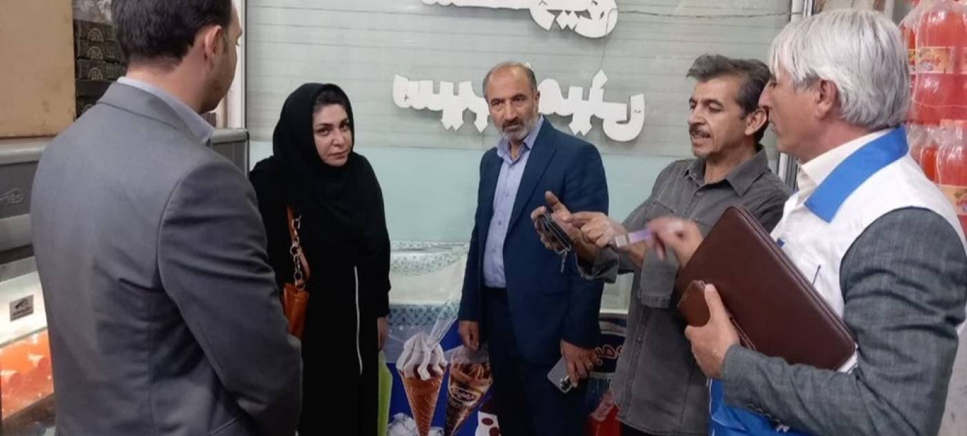 بازدید سرزده فرماندار ملایر از اغذیه‌فروشی‌ها / هشدار جدی به متخلفان بهداشتی