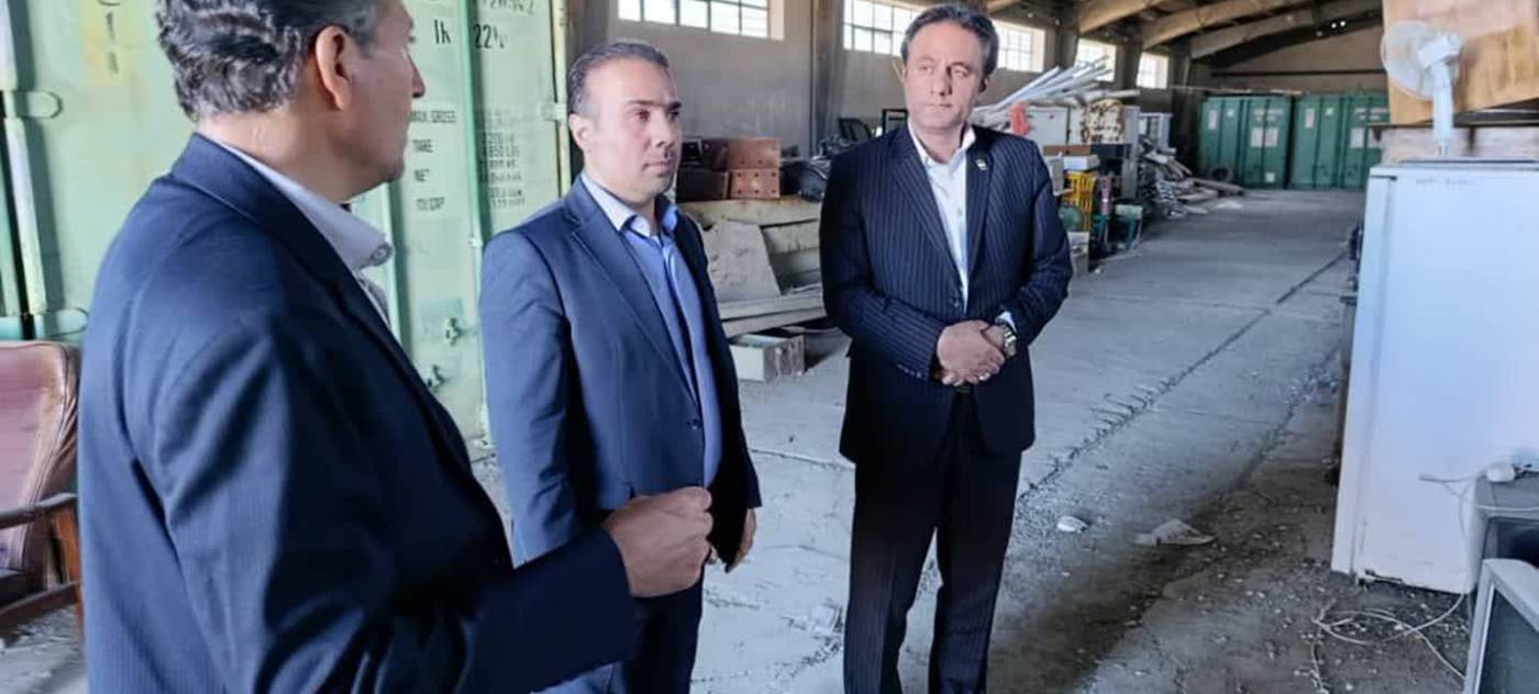 بازدید معاون توسعه مدیریت و منابع استانداری همدان از انبار مرکزی