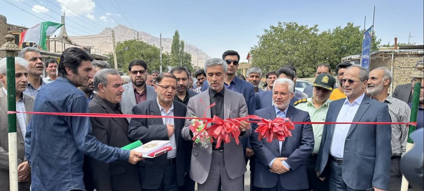 افتتاح پروزه بهسازی  روستاهای  شهر تویسرکان ( حاجی آباد سیستانه قلعه اسیجان آمام زاده زید  جیجیانکوه با حضور دکتر علیرضا قاسمی‌فرزاد، استاندار همدان  حسین افشاری فرماندار شهرستان تویسرکان محمد مهدی مفتح نماینده مردم در مجلس شورای اسلامی  تعدادی از مدیر کل