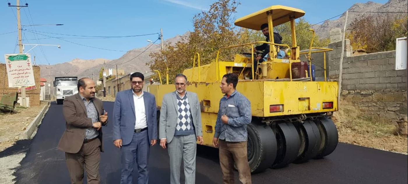 بازدید بخشدار مرکزی از روند بهسازی معابر روستای کهنوش