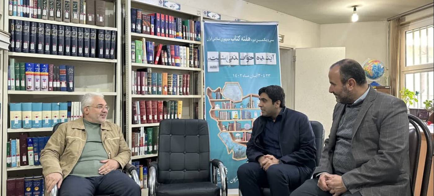بازدید فرماندار از کتابخانه عمومی شهرستان تویسرکان
