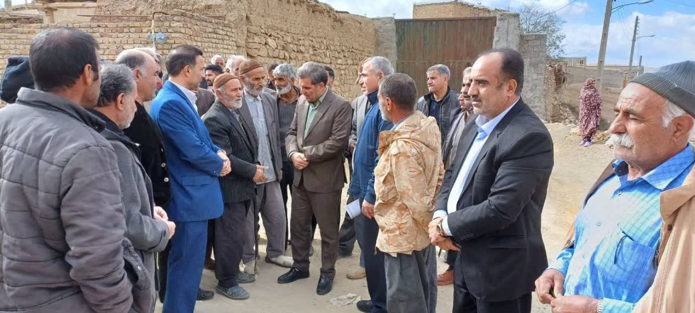 فرماندار نهاوند از روند اجرای طرح های عمرانی 8 روستای بخش مرکزی بازدید کرد