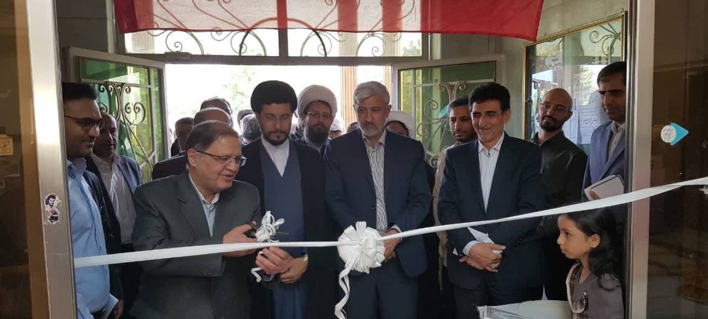 افتتاح نمایشگاه کتاب تویسرکان با حضور مسئولین و هنرمندان