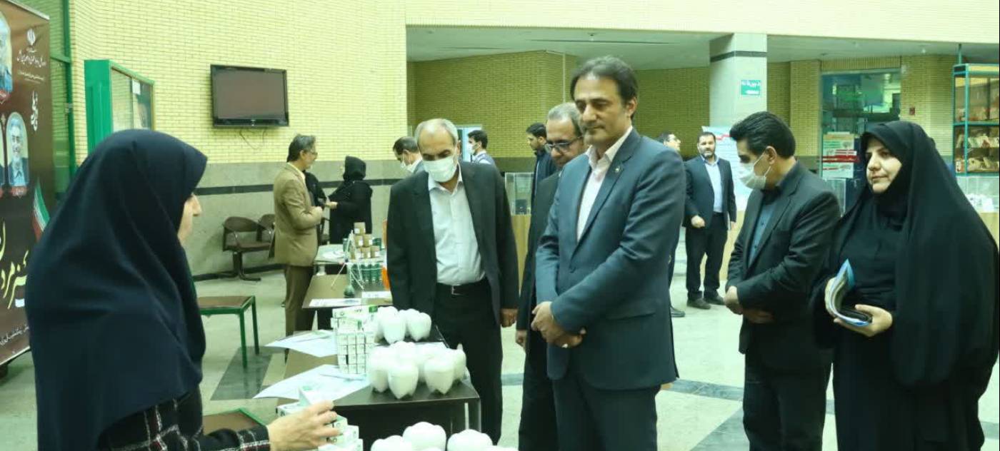 بازدید معاون استاندار همدان از نمایشگاه فناورانه هفته پژوهش