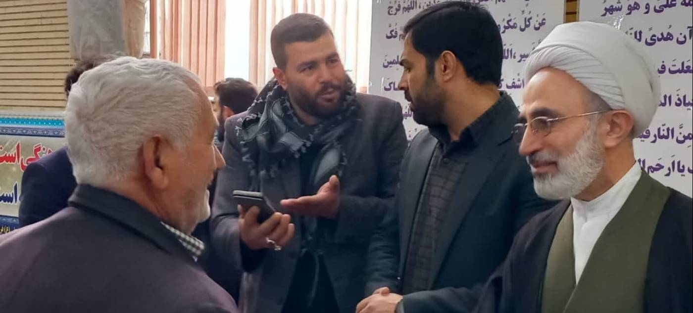 دیدار مردمی فرماندار درگزین در نماز جمعه 25 فروردین