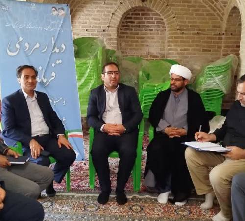 محمد فتحی فرماندار فامنین به همراه مسئولین شهرستان ضمن حضور در روستای خوش‌آباد از این روستا بازدید و با اهالی این روستا دیدار و گفتگو کرد.