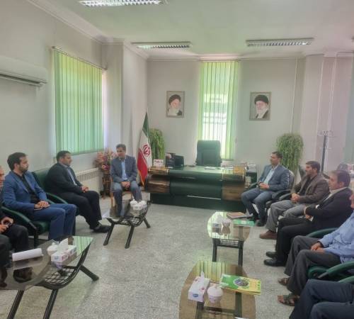 فرماندار نهاوند تأکید کرد: ضرورت پوشش حداکثری بیمه روستایی و عشایر در نهاوند